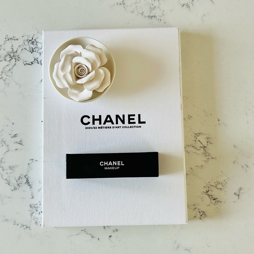 CHANEL Stamp Set - Picture 5 of 10